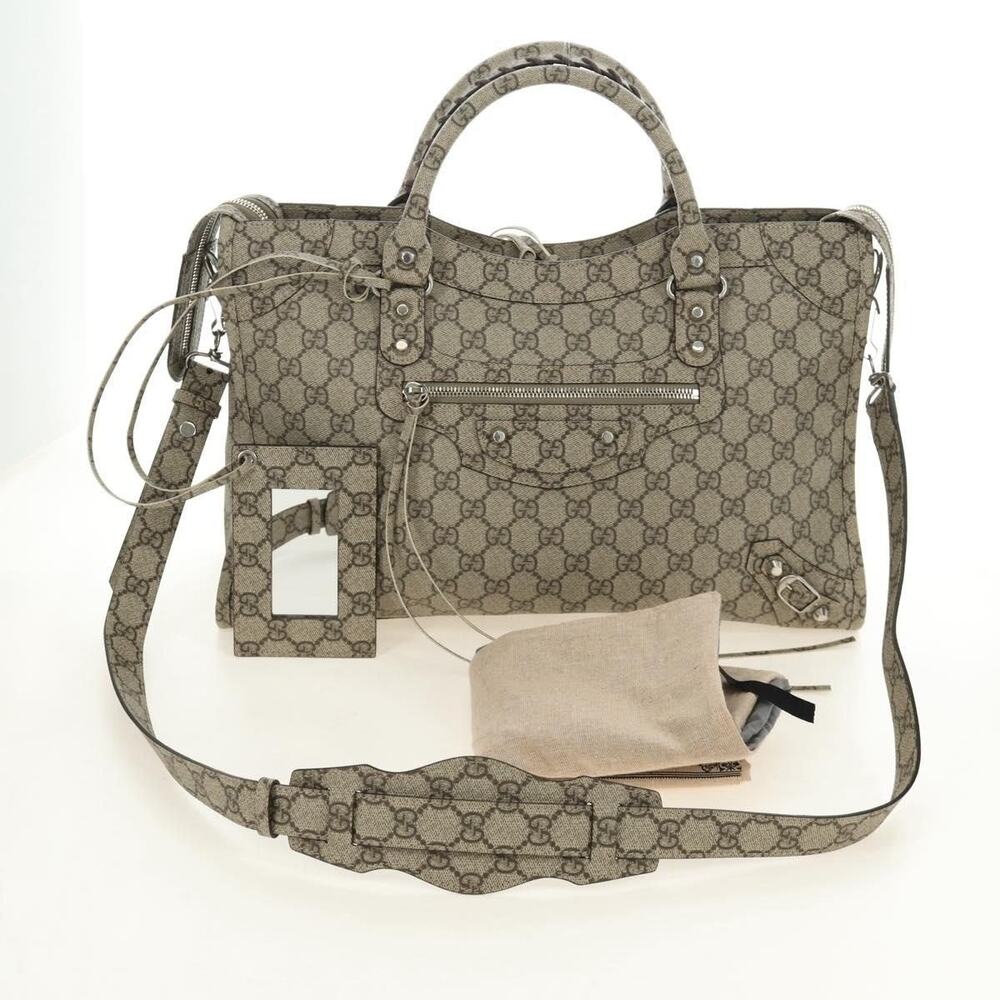 Gucci GG Supreme The Hacker Project Handbag Beige
